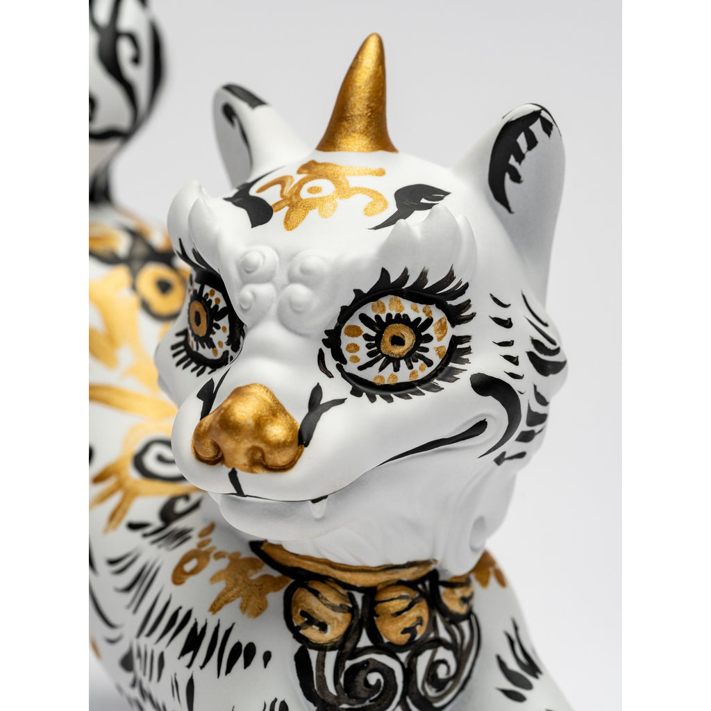 Detail of Miwa Komatsu, White and Black Guiding Yamainu-sama